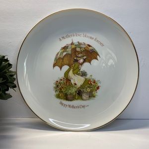 1975 Holly Hobbie collector plate Happy Mothers Day Mothers Love Blooms Forever